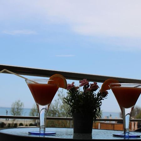Bluewaves Apartment Mamaia Nord Navodari Exterior photo