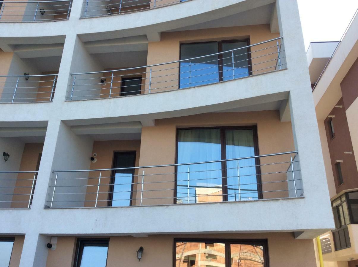 Bluewaves Apartment Mamaia Nord Navodari Exterior photo