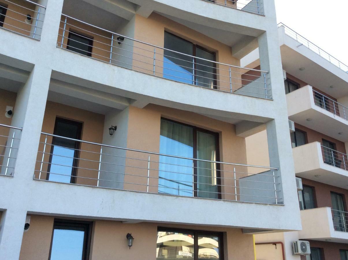 Bluewaves Apartment Mamaia Nord Navodari Exterior photo
