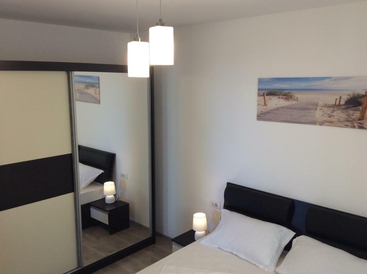 Bluewaves Apartment Mamaia Nord Navodari Exterior photo